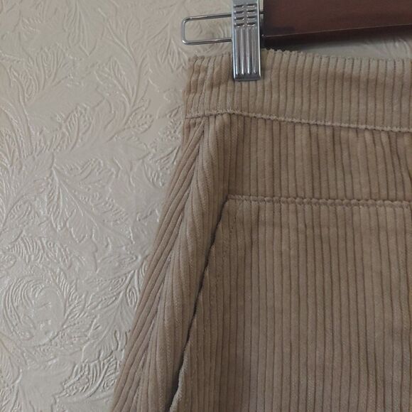 H&M Tan Corduroy High Waist Mini Skirt NEW Sz 4 - Picture 2 of 10